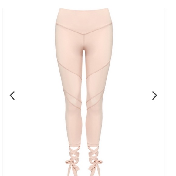 🩰 L’urv Attention Please Crop Leggings Blush 🩰 - Picture 5 of 7
